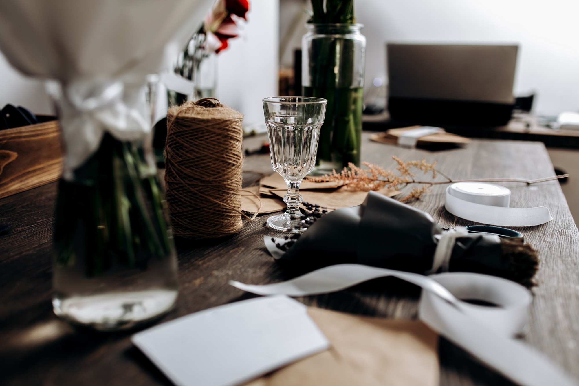 atelier with threads and patterns on table